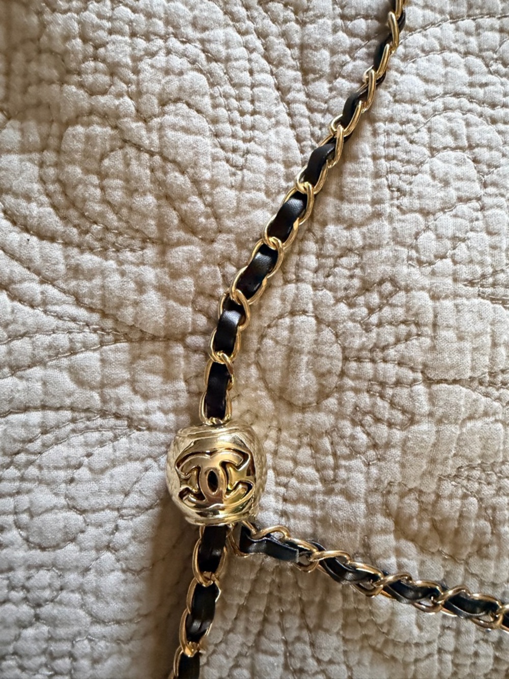 CHANEL Black Quilted Leather Camera-Style Crossbody Phone Case with Gold Chain - Picture 2 of 4